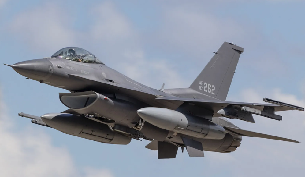 General Dynamics F-16 Fighting Falcon